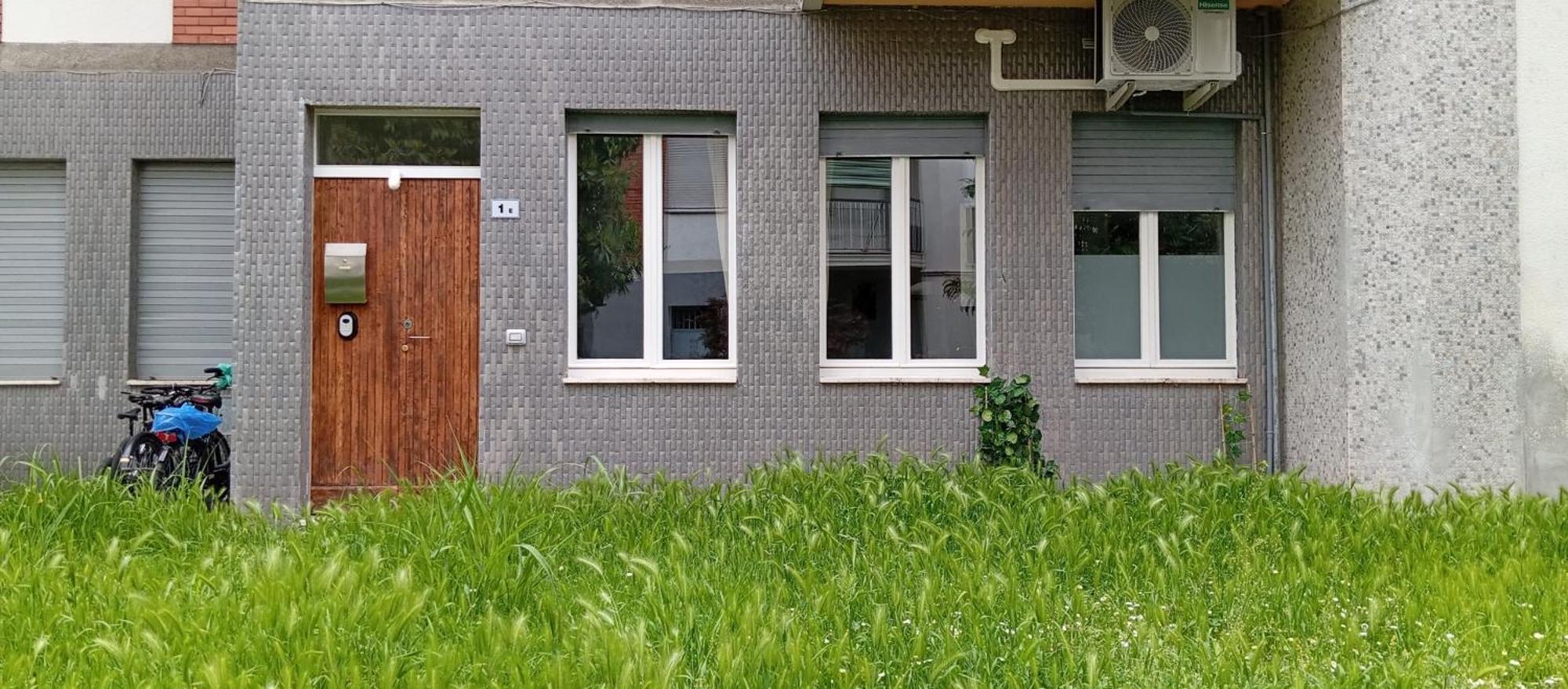 Il Roseto Di Cremona, Luminoso Monolocale Indipendente Apartment Luaran gambar